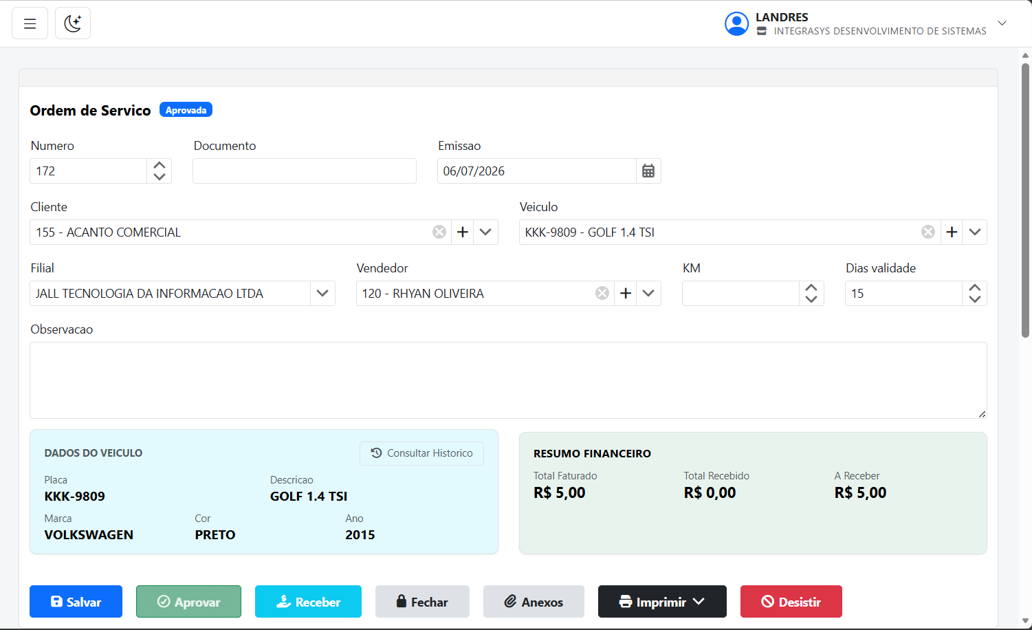 Tela de ordem de serviço mostrando dados do cliente, veículo, histórico, resumo financeiro e botões de salvar, aprovar, receber e imprimir